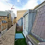 3 Bedroom Modern Mews House